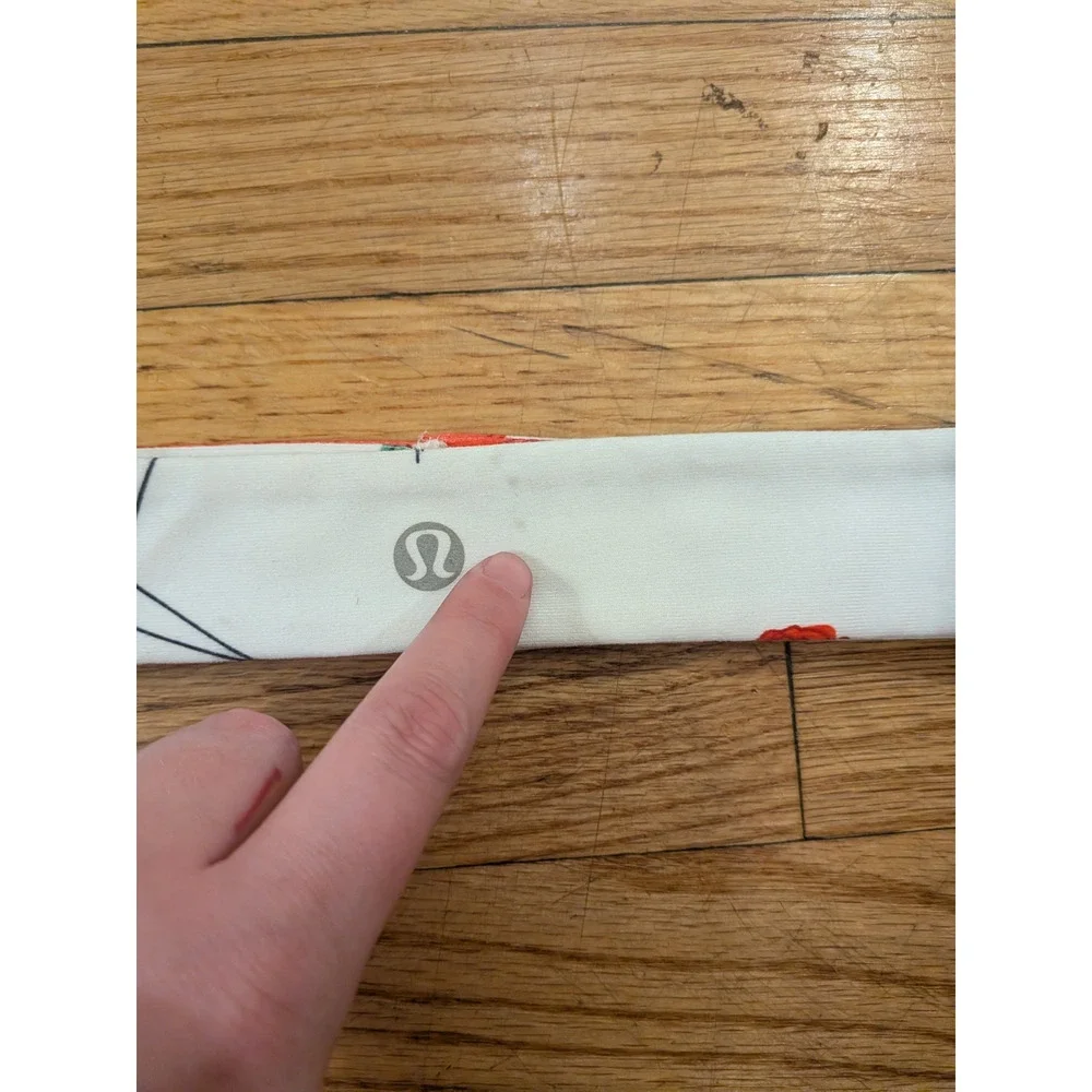 Lululemon Athletica Running Pilates Stretch White Floral Rose Headband